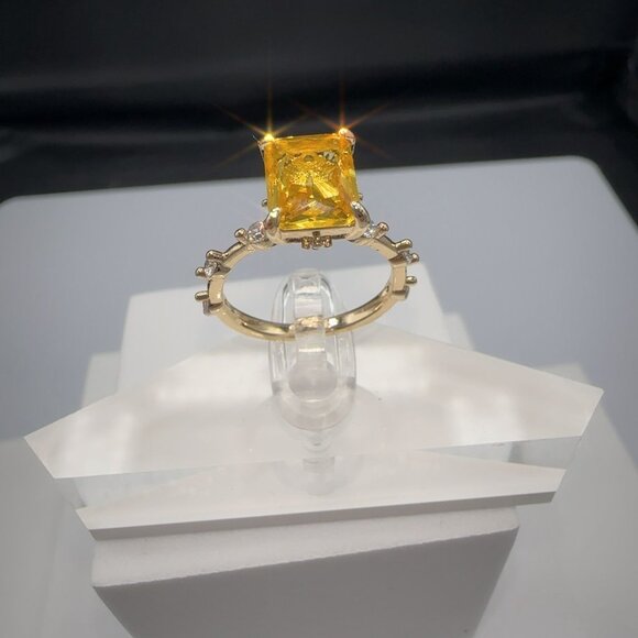 Yellow Radiant Cut Crystal Gemstone Ring With Brass Gold-Plated Band Size 6 - Picture 4 of 14
